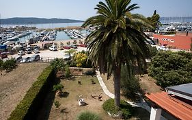 Yacht Beach Apartments
