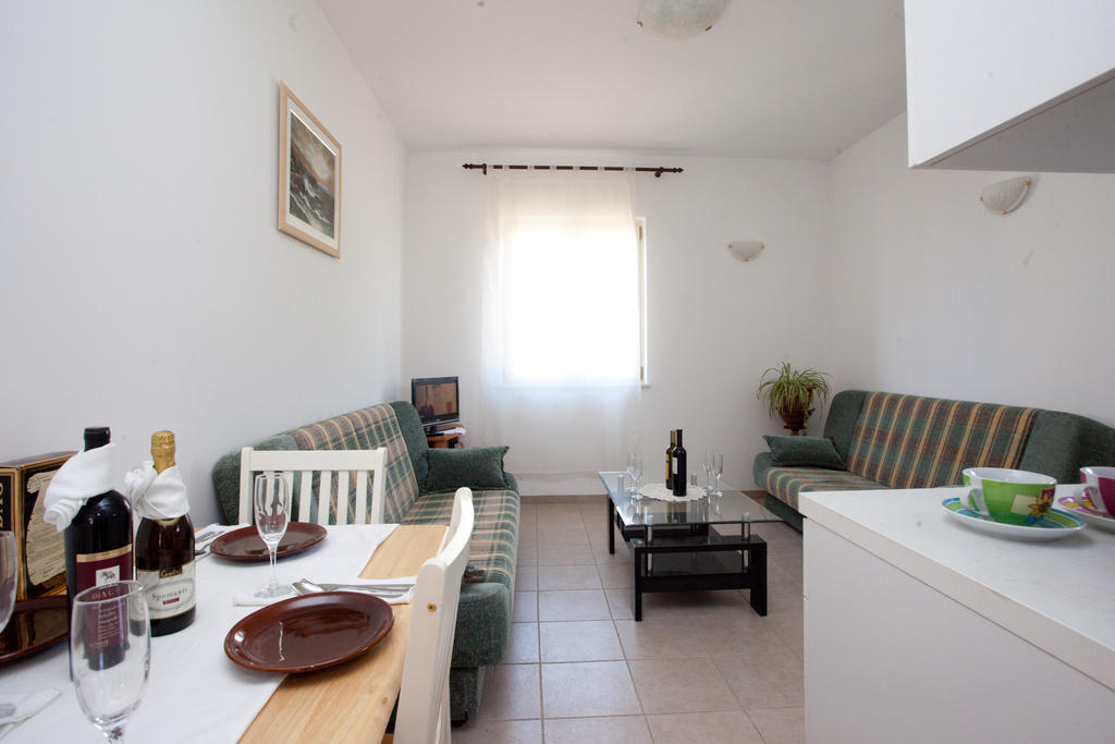 Yacht Beach Apartments Kaštela Zimmer foto