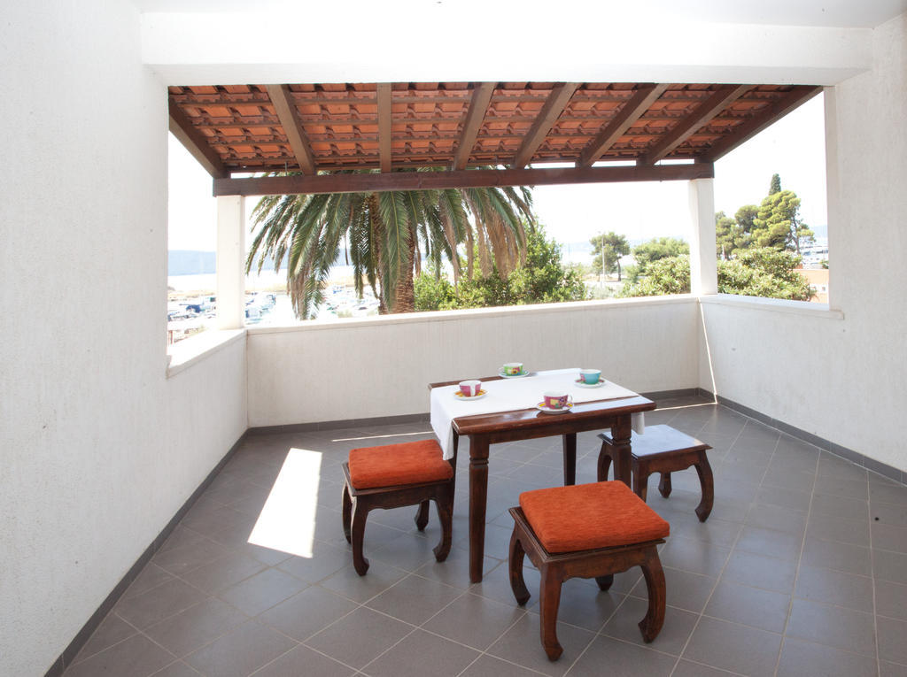 Yacht Beach Apartments Kaštela Zimmer foto