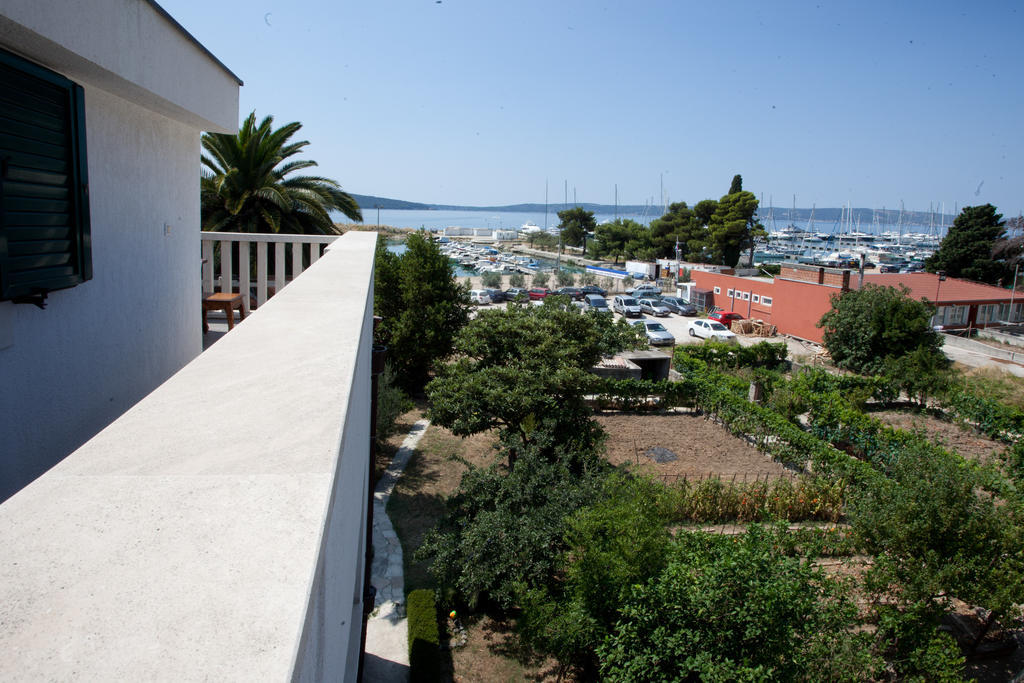 Yacht Beach Apartments Kaštela Zimmer foto
